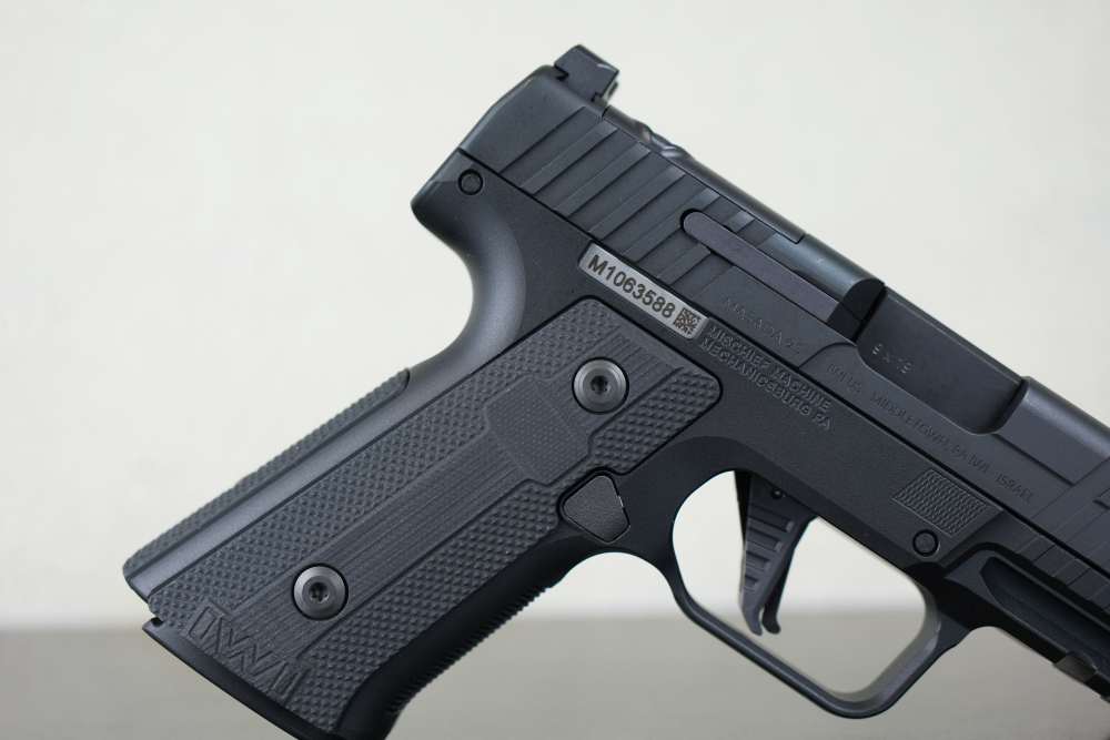 IWI Masada Slim Commander Elite – 9mm | Mischief Machine Aluminum Grip Modu-img-6