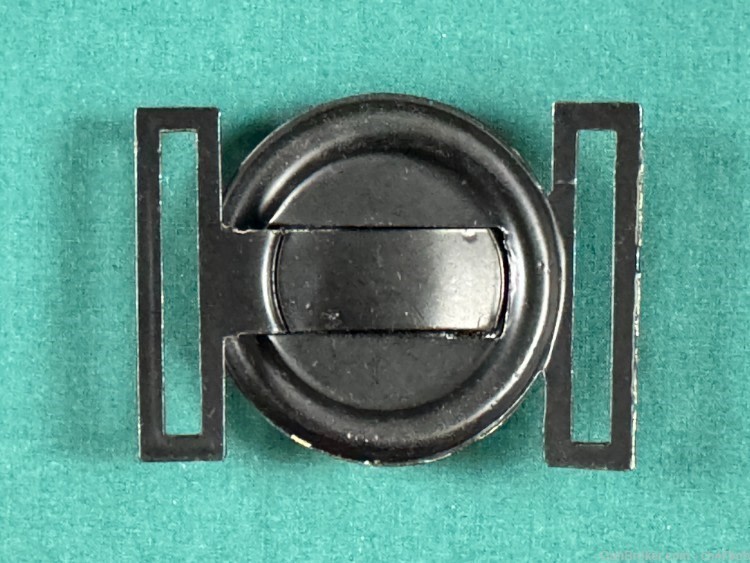 ARGENTINE AIR FORCE BELT BUCKLE EMBLEM WITH CREST-img-1