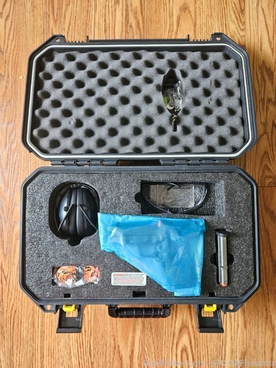 NIB!  Smith & Wesson  M&P9 Shield EZ 13396 Range Kit 8rd  FREE 2A HAT-img-0