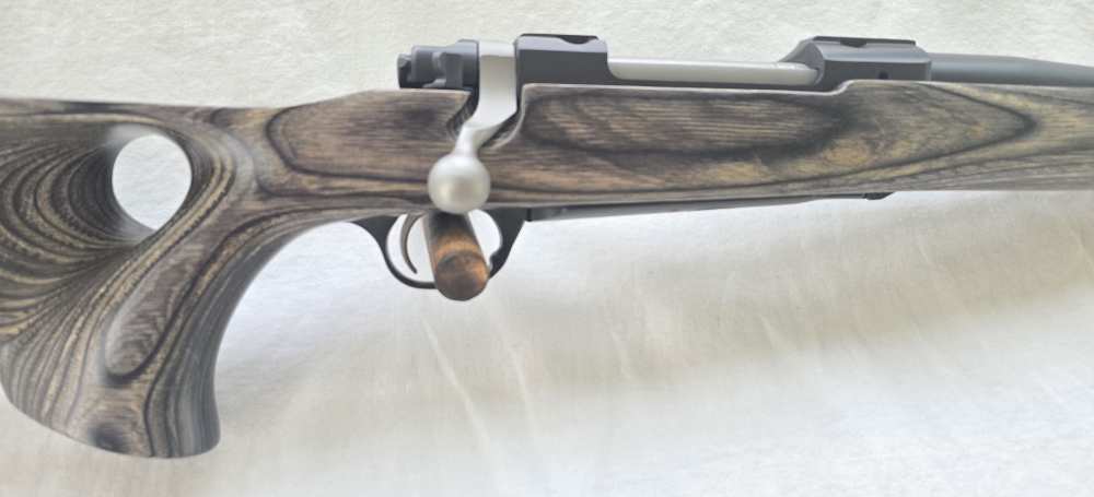 Ruger M77 Hawkeye 264 Win Mag 24” laminate stock Thumbhole Rare -img-2