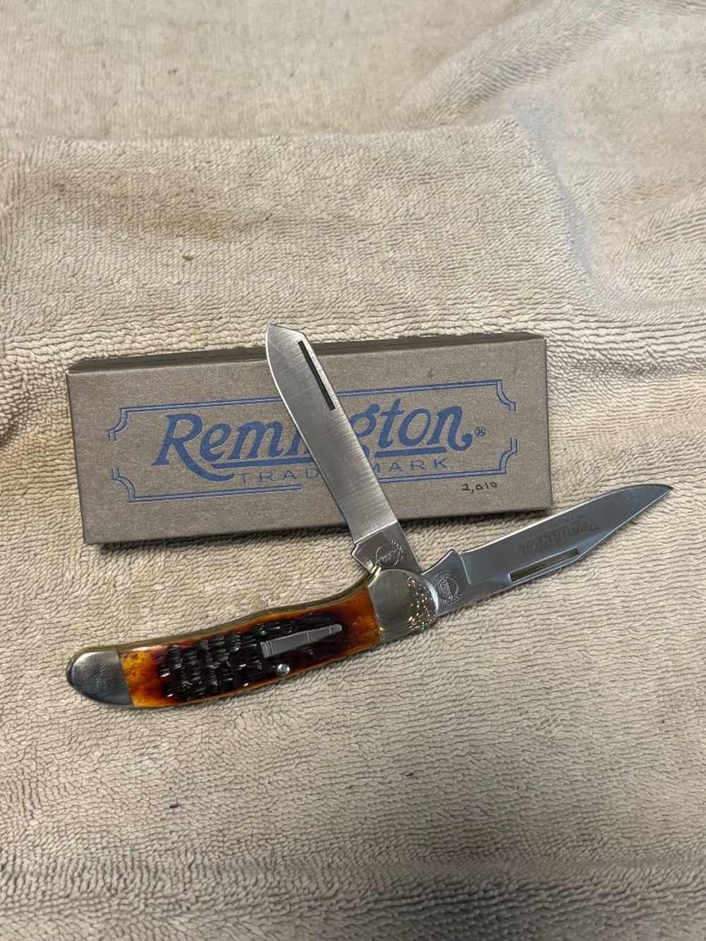 Remington R2253 Bullet Knife 2010 2 blade pocket knife-img-0