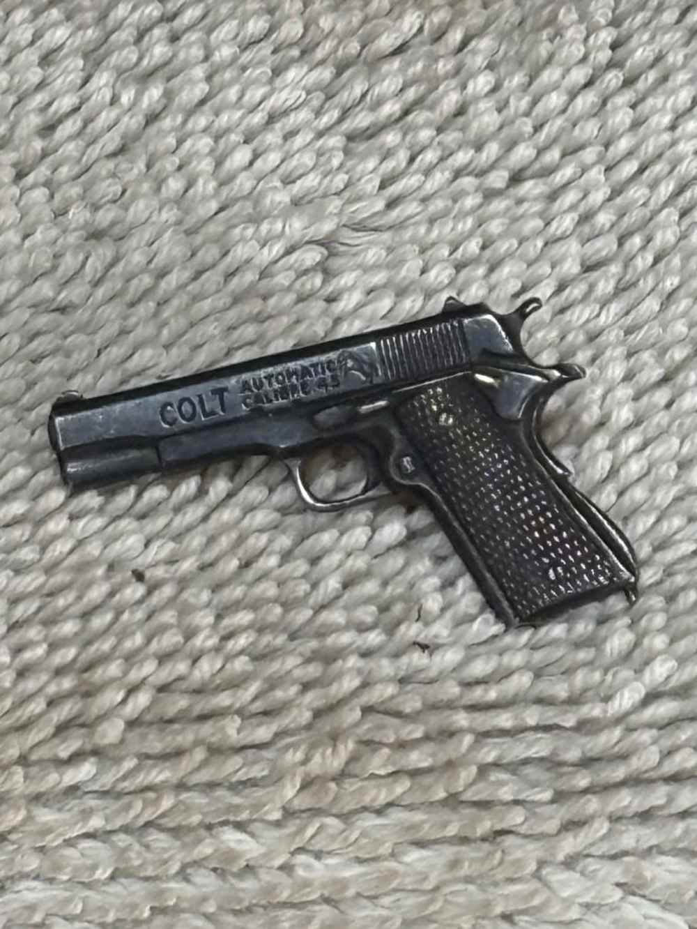 Colt Sterling Advertising pin Government model 45 pre war-img-1