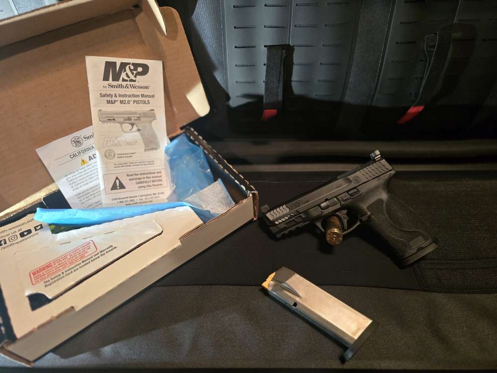 S&W M&P 2.0 10mm Compact, no safety, optic ready, flat face trigger-img-2