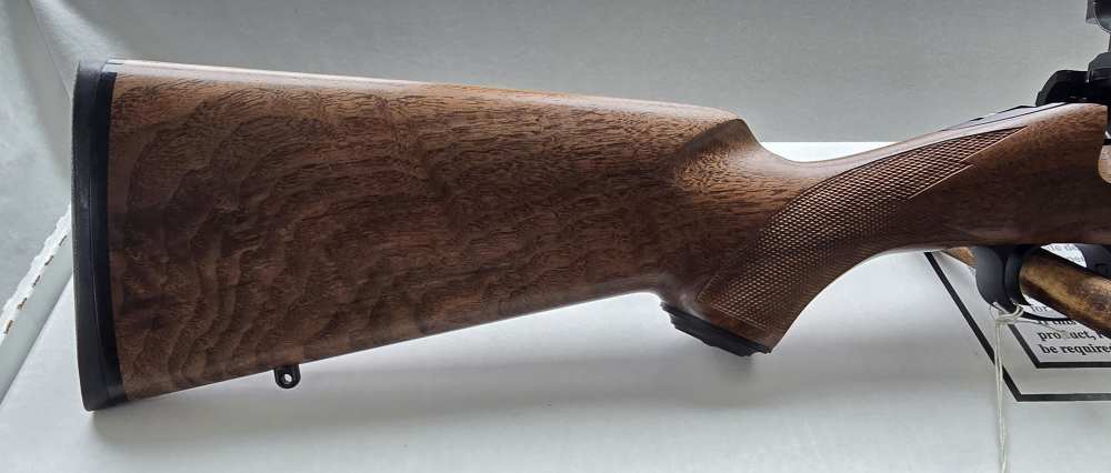 Kimber 84M Varmint 22-250 Deluxe Wood Stainless Fluted With Box -img-1