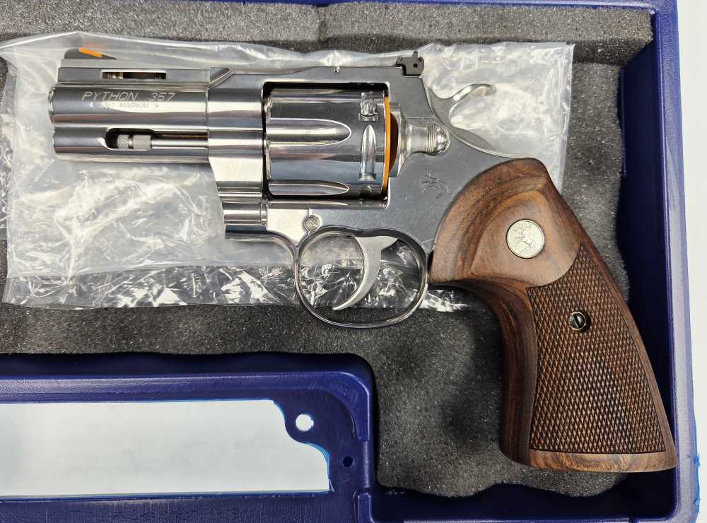 Colt Python SP3WTS .357 Magnum Revolver 3" 6-RD Stainless Walnut Grip-img-1