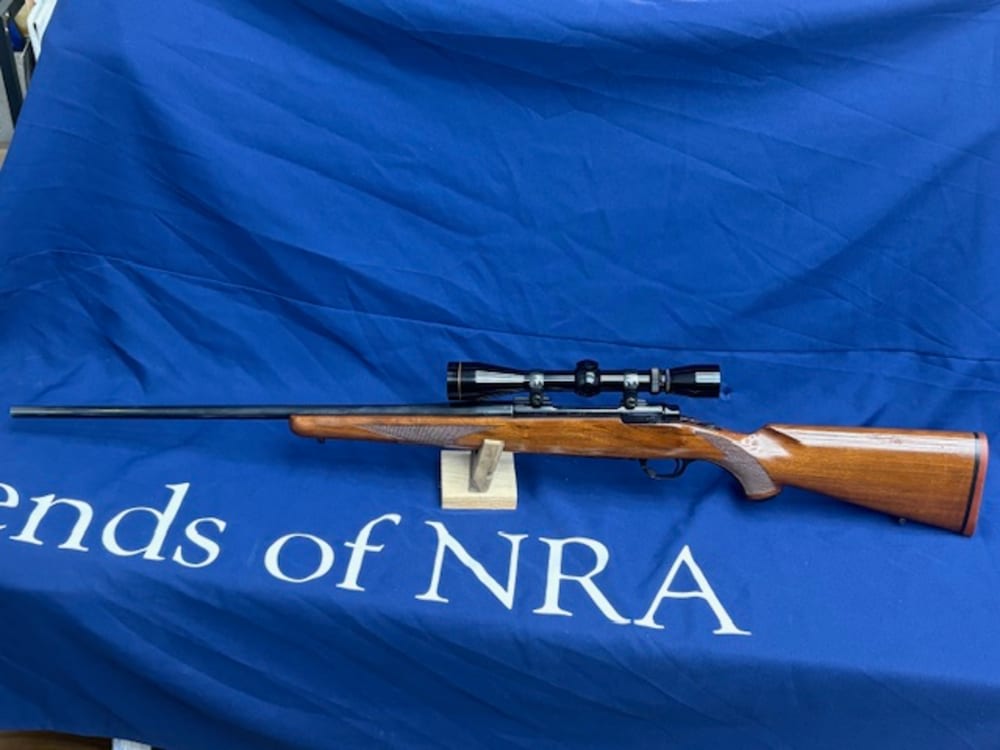 Ruger model 77 in 7 rem mag  24" barrel Leupold scope-img-1