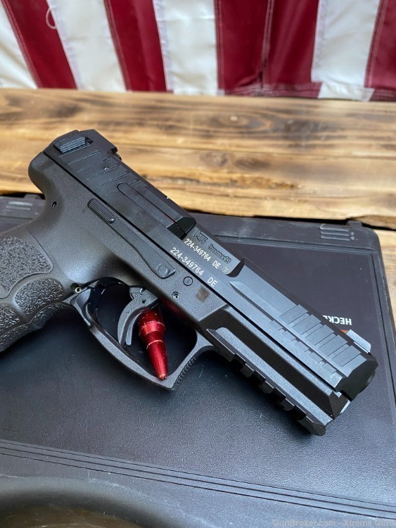 *Brand New* 4" H&K VP9 w/ 2x 17 Rd Mags & Original Case-img-2