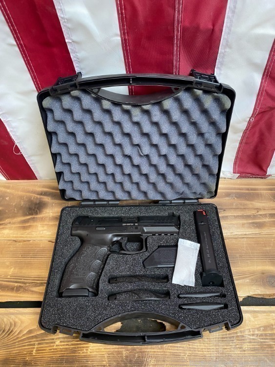 *Brand New* 4" H&K VP9 w/ 2x 17 Rd Mags & Original Case-img-0