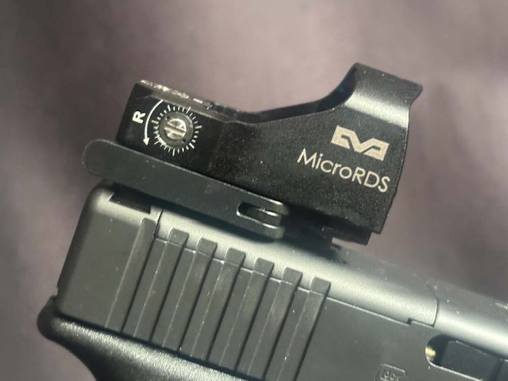 Glock 40 Gen 4 MOS 10mm Meprolight Red Dot and Iron Sights.-img-9