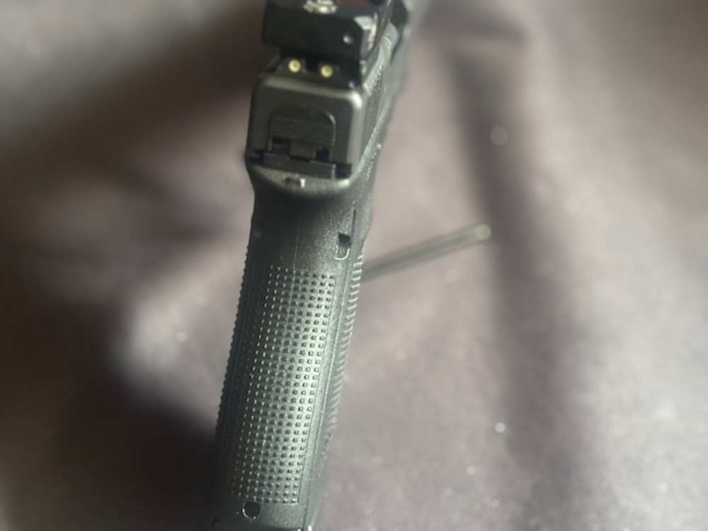 Glock 40 Gen 4 MOS 10mm Meprolight Red Dot and Iron Sights.-img-7