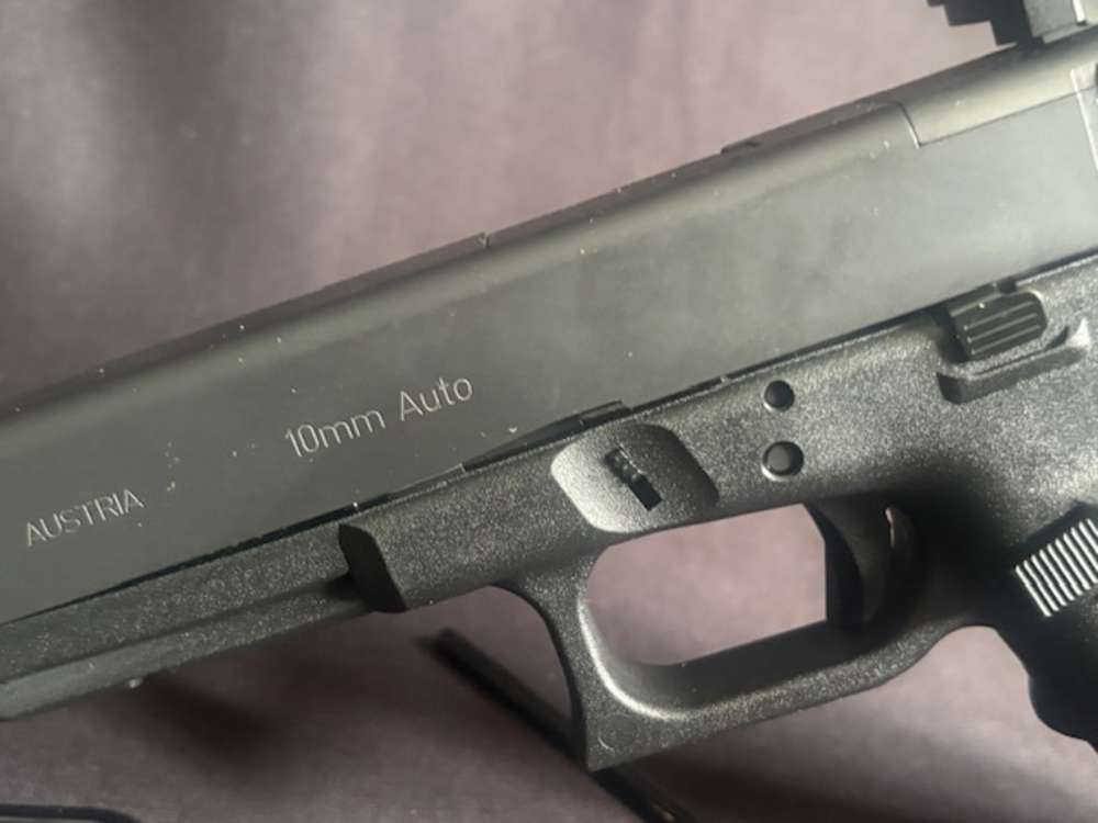 Glock 40 Gen 4 MOS 10mm Meprolight Red Dot and Iron Sights.-img-4