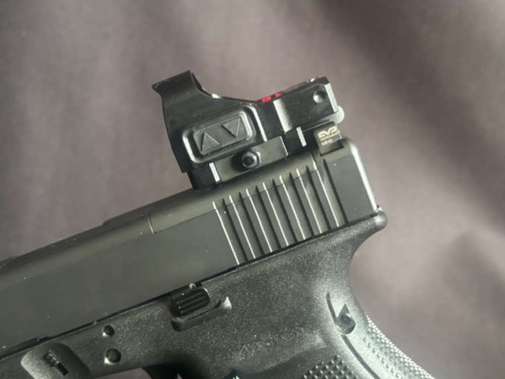 Glock 40 Gen 4 MOS 10mm Meprolight Red Dot and Iron Sights.-img-3