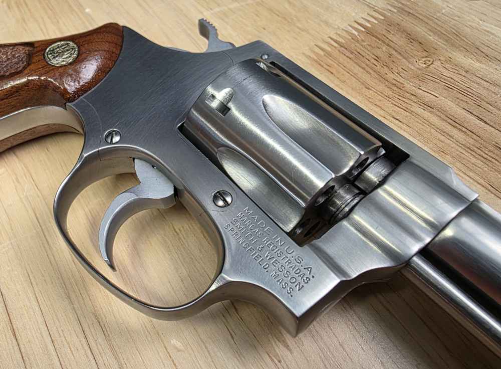 Smith & Wesson Model 650 .22 MRF W/ .22LR Cylinder & Original Box-img-7