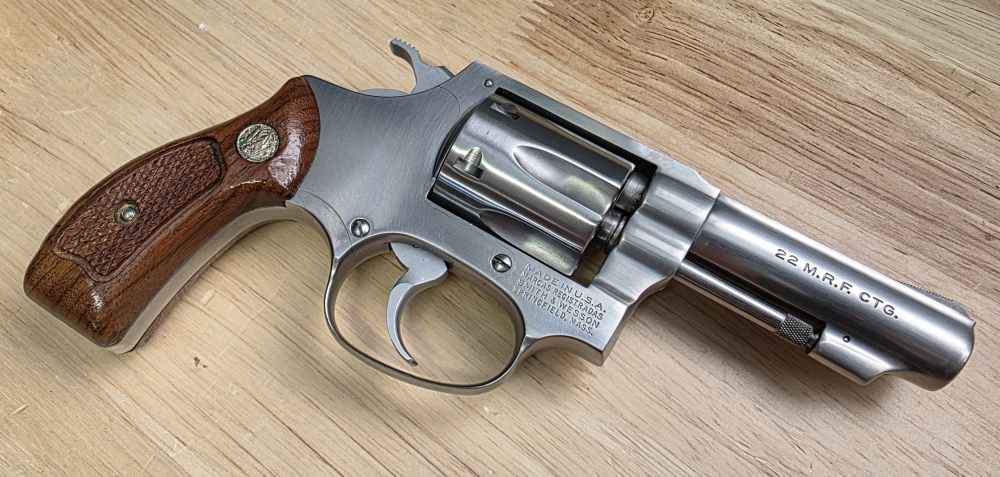 Smith & Wesson Model 650 .22 MRF W/ .22LR Cylinder & Original Box-img-5