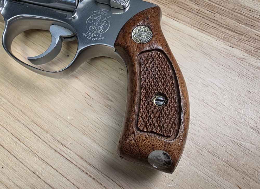 Smith & Wesson Model 650 .22 MRF W/ .22LR Cylinder & Original Box-img-2