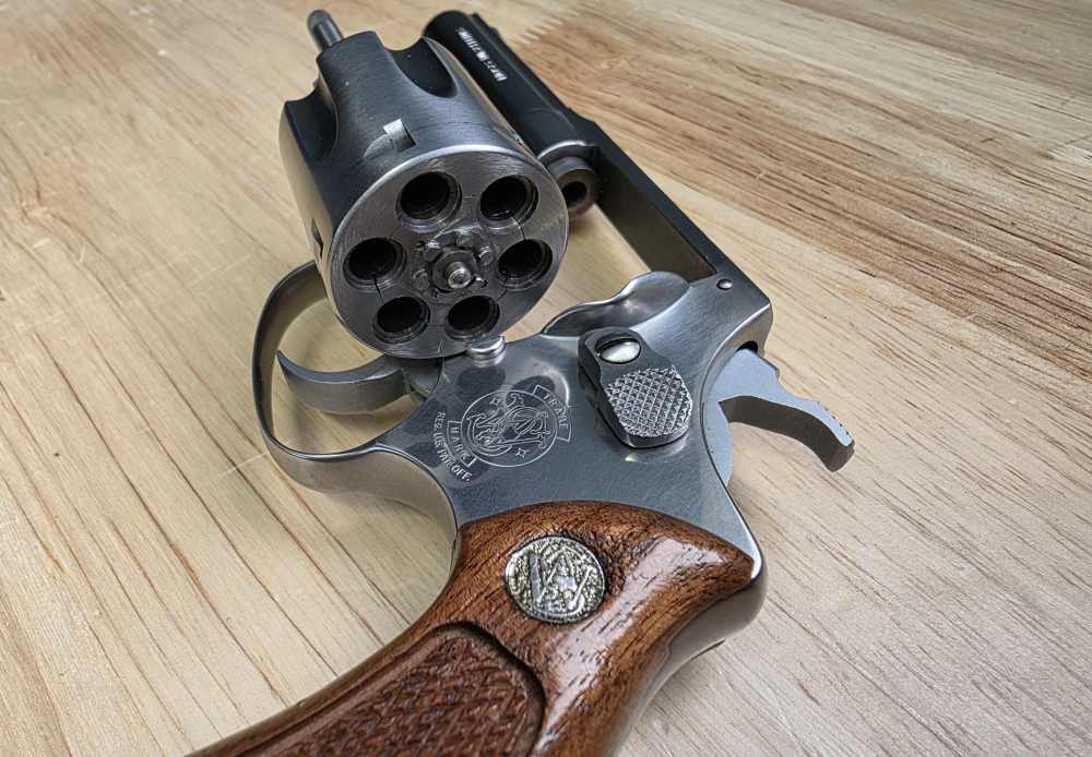 Smith & Wesson Model 650 .22 MRF W/ .22LR Cylinder & Original Box-img-9