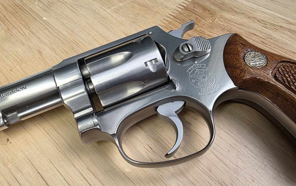 Smith & Wesson Model 650 .22 MRF W/ .22LR Cylinder & Original Box-img-3