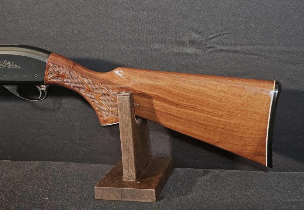 Remington 1100 12 Ga. 2 3/4'' Vent Rib White Diamond (No Pad) Shotgun-img-2