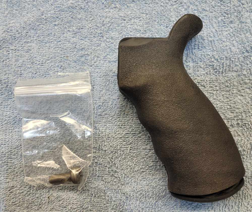 Ergo AR-15 Pistol Grip w/mounting bolt-img-1