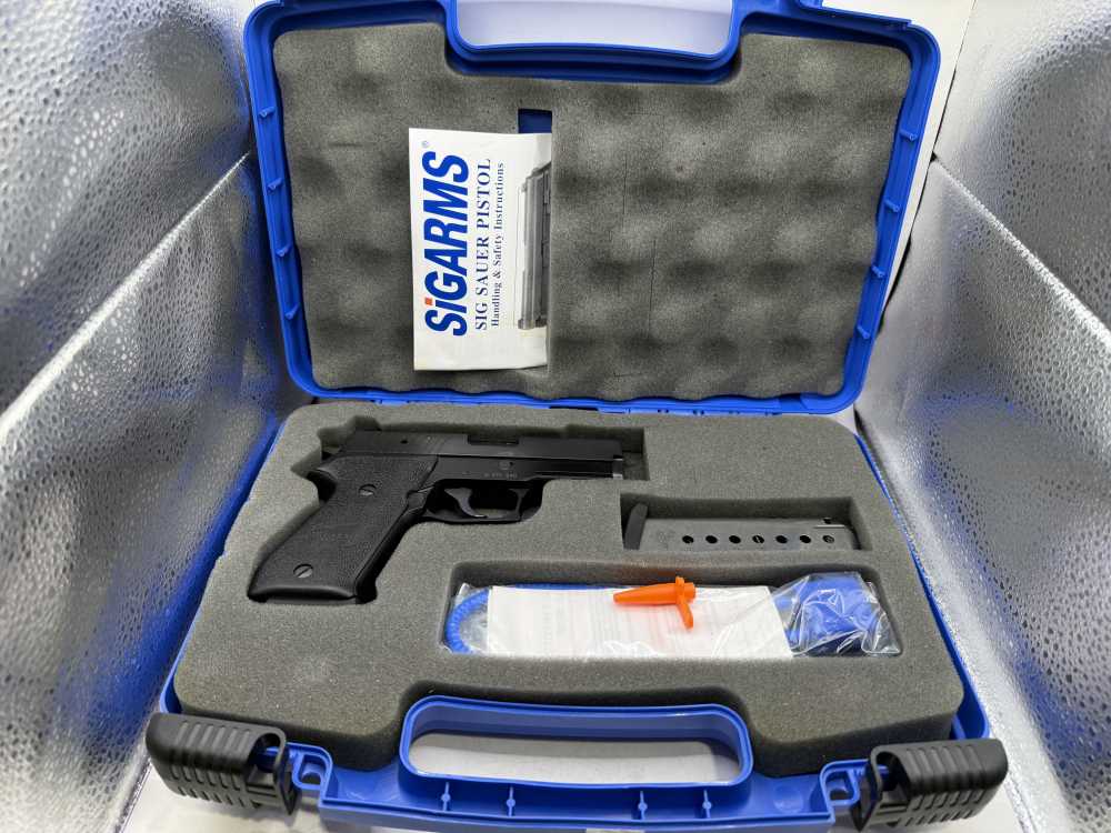SIG Sauer P220 .45 ACP MINT CONDITION German Frame Matching Box, Papers etc-img-36