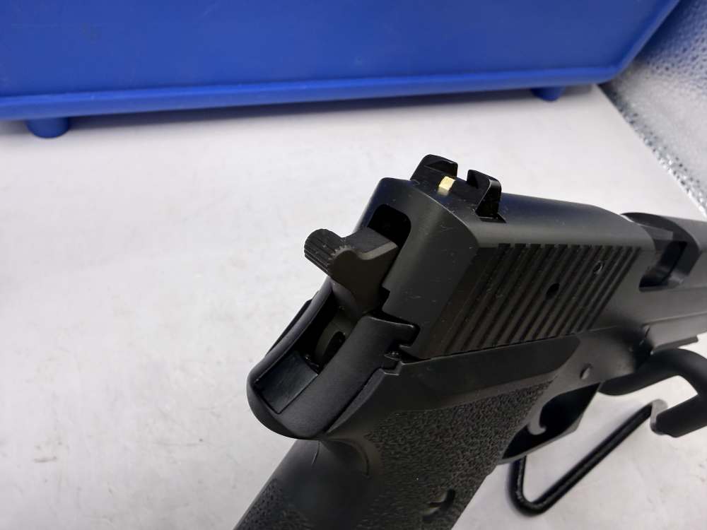 SIG Sauer P220 .45 ACP MINT CONDITION German Frame Matching Box, Papers etc-img-27