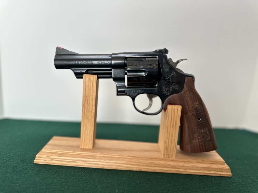 Smith and Wesson new model 29 revovler .44 mag-img-2