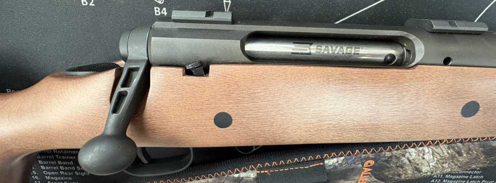 Savage Axis .270 - Weaver Scope - WOOD STOCK - BOLT ACTION - LIKE NEW-img-13