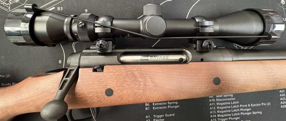 Savage Axis .270 - Weaver Scope - WOOD STOCK - BOLT ACTION - LIKE NEW-img-4