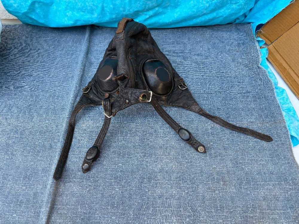WWII GERMAN LUFTWAFFE LKpW 101 WINTER LEATHER FLIGHT HELMET w/ THROAT MIC-img-8