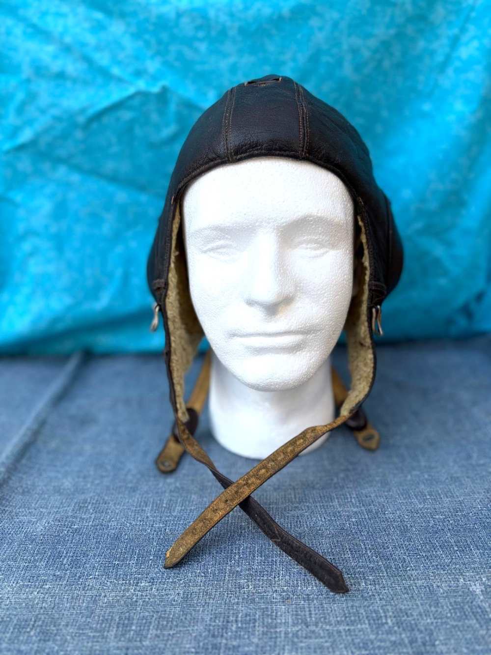 WWII GERMAN LUFTWAFFE LKpW 101 WINTER LEATHER FLIGHT HELMET w/ THROAT MIC-img-1