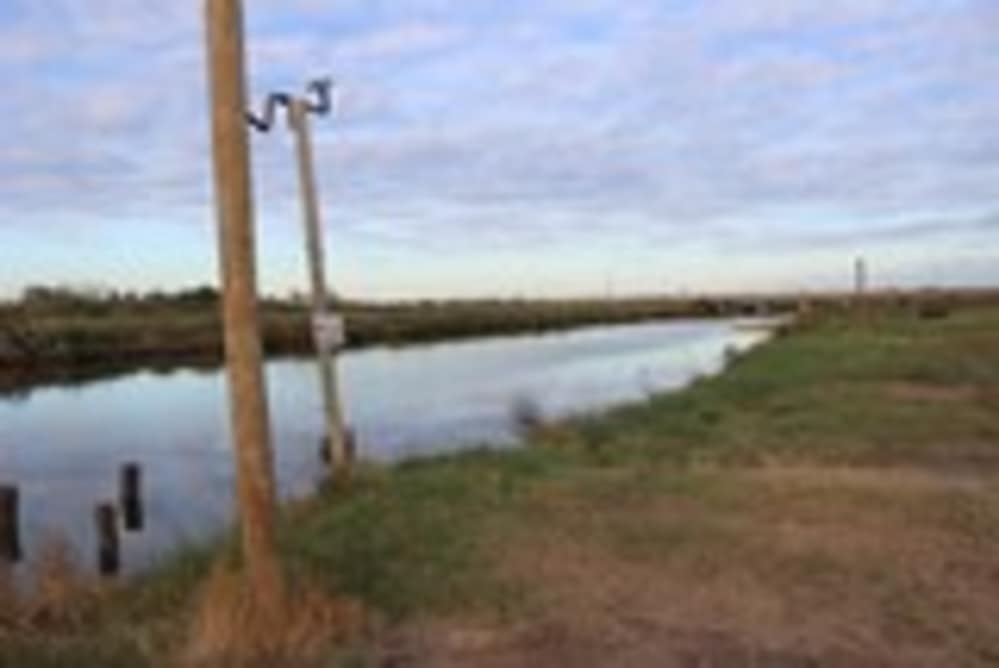 Dolphin Cove – 3 Acres +/- RV Park & Coastal Getaway (Palacios, TX)-img-8