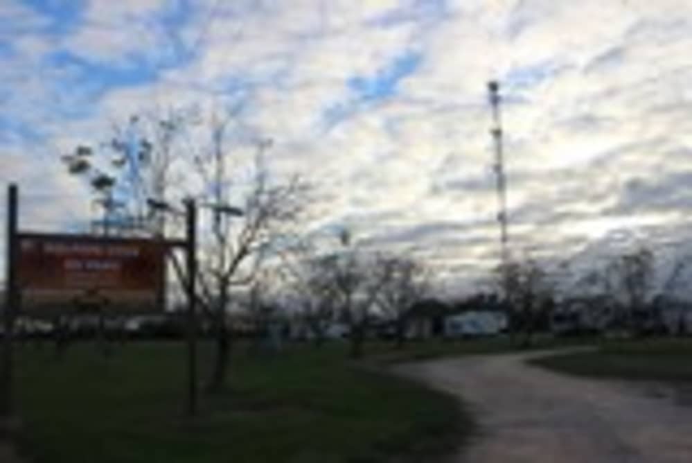 Dolphin Cove – 3 Acres +/- RV Park & Coastal Getaway (Palacios, TX)-img-12