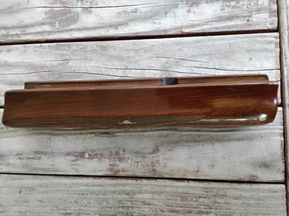 Remington 1100 Forearm Stock, 20ga 0.90" has repairable crack, 11 5/8" -img-1