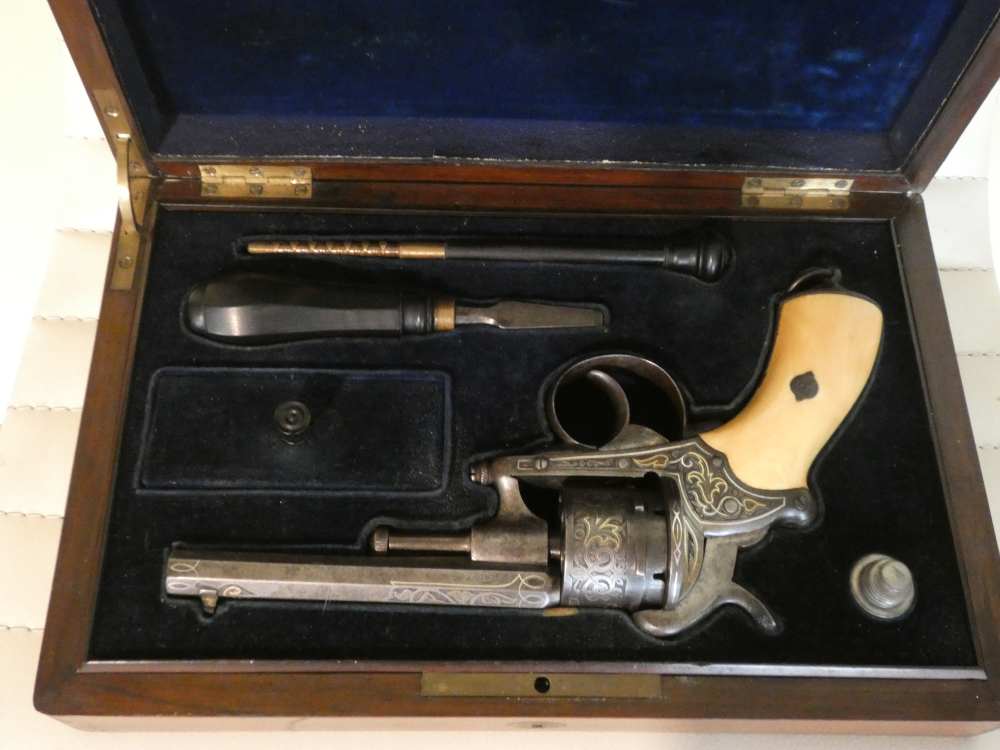 ANTIQUE BELGIUM PINFIRE CASED REVOLVER ENGRAVED GOLD / SILVER 100% complete-img-0