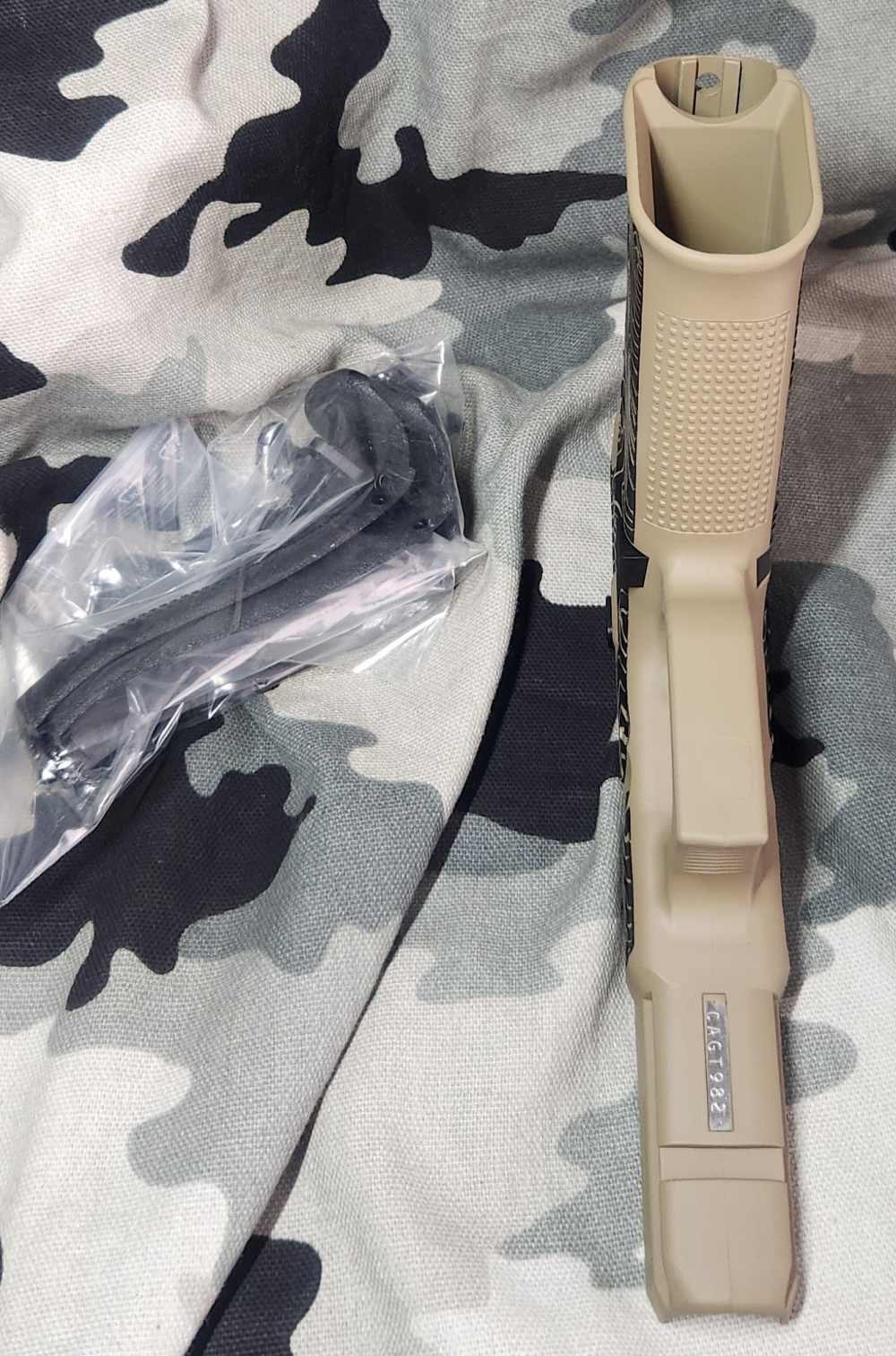 Glock 17 Gen 5 9MM Complete frame Custom Stippled FDE New-img-5