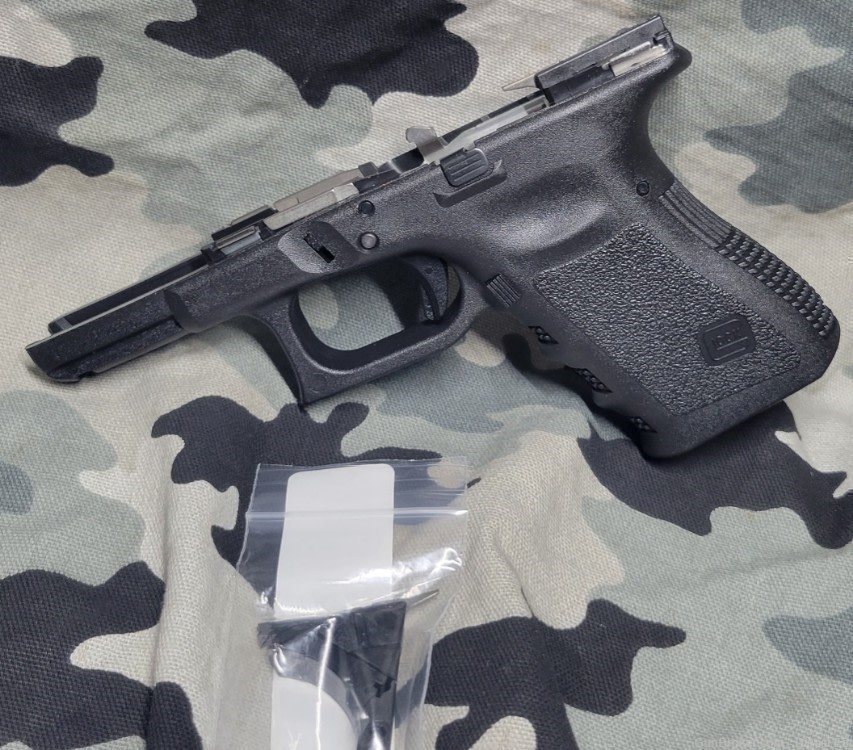 Glock 19  Gen 3 Complete OEM frame G23 G32  NEW Discontinued  -img-0