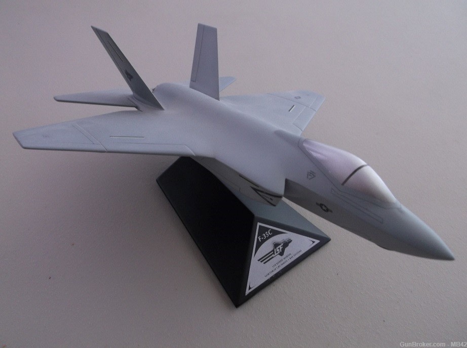 LOCKHEED MODEL F35C JSF/CV 1/72US NAVY-img-1