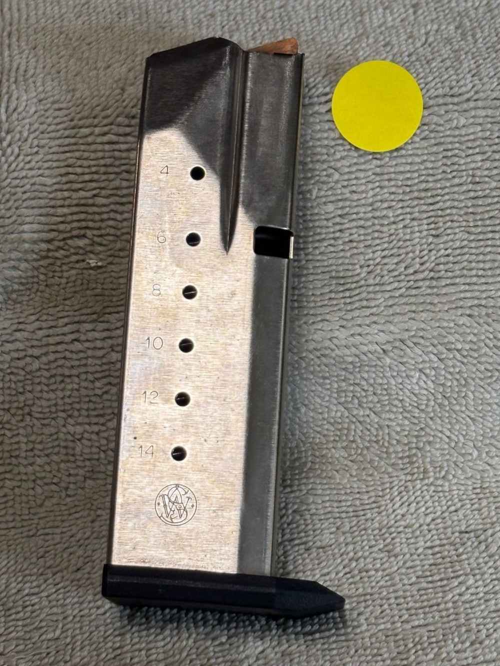 S&W Sigma 40 factory 14 round magazine -img-0