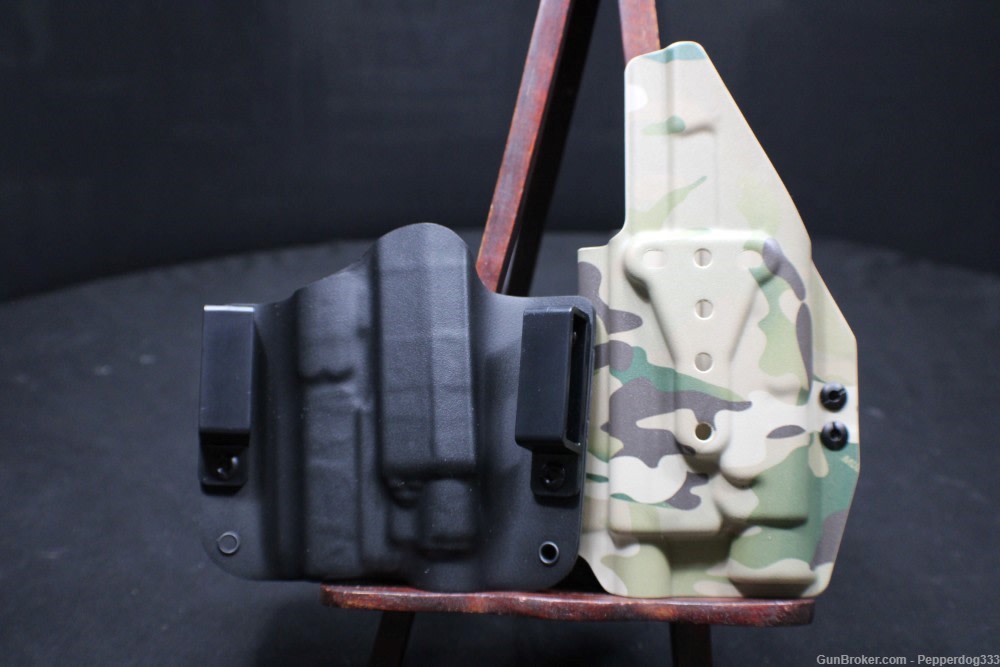 Two New Holsters a Outlaw Holster & a Level 2 Duty Holster Both in New Cond-img-1