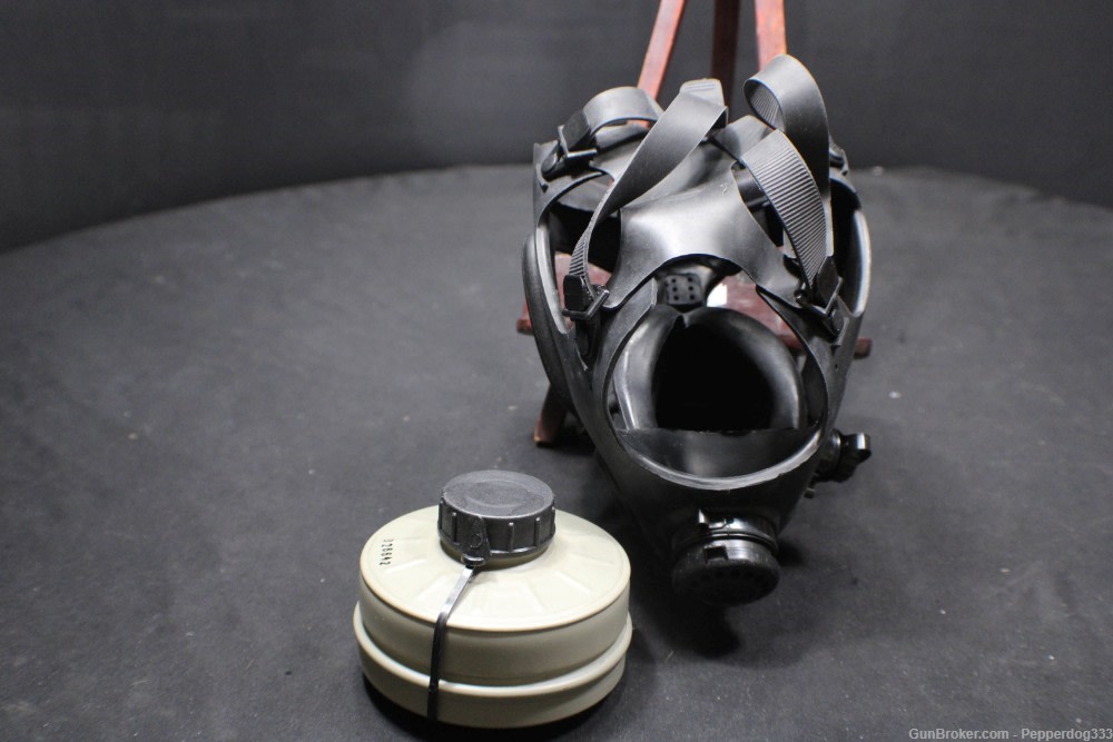 A Military Grade New Unused M17 Gas Mask with a New Canaster Ready to be Us-img-3