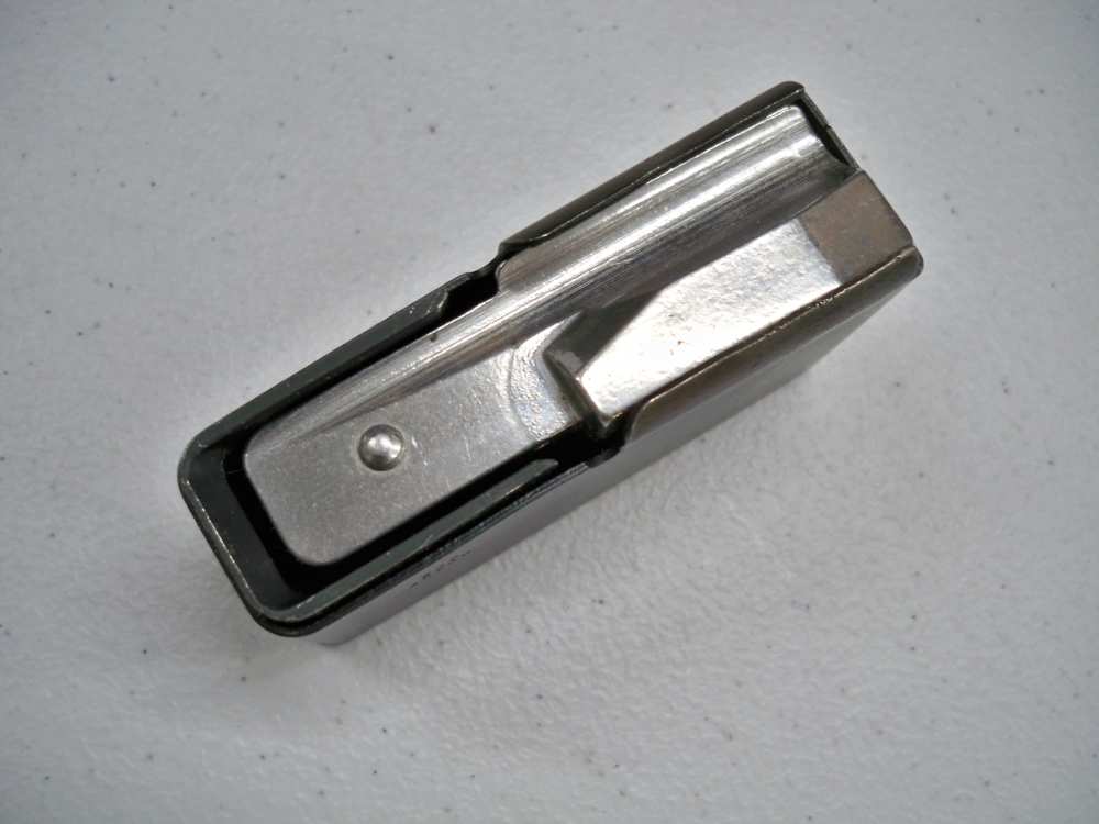 Browning A Bolt .243 Magazine     Factory Browning      Excellent condition-img-7