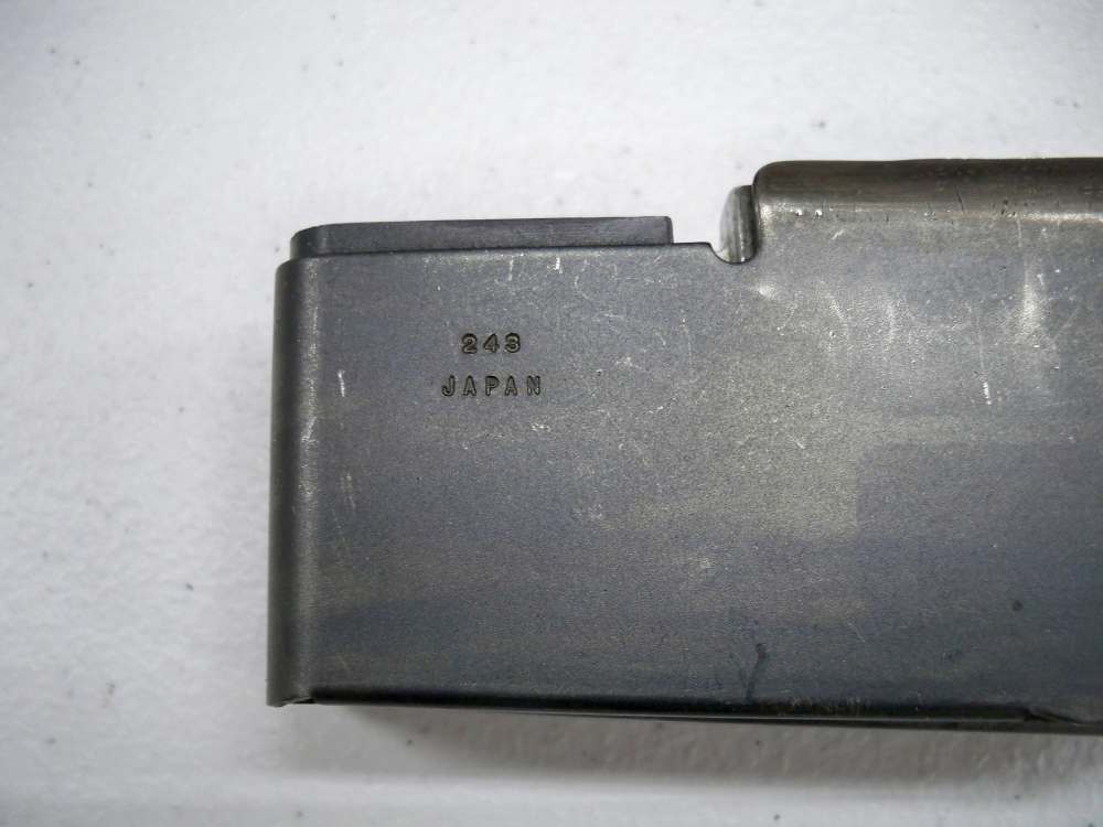 Browning A Bolt .243 Magazine     Factory Browning      Excellent condition-img-1