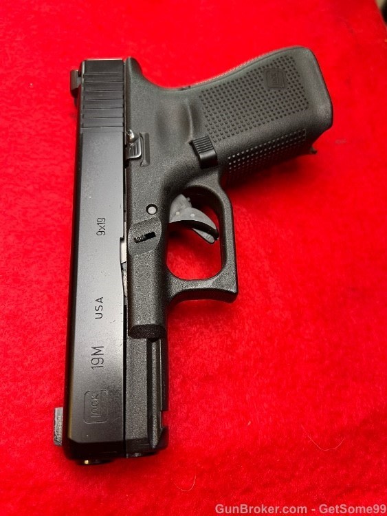 GLOCK 19M 19 FBI FACTORY REBUILT   9mm  Gen 5 - Ameriglo Tritium sights-img-3