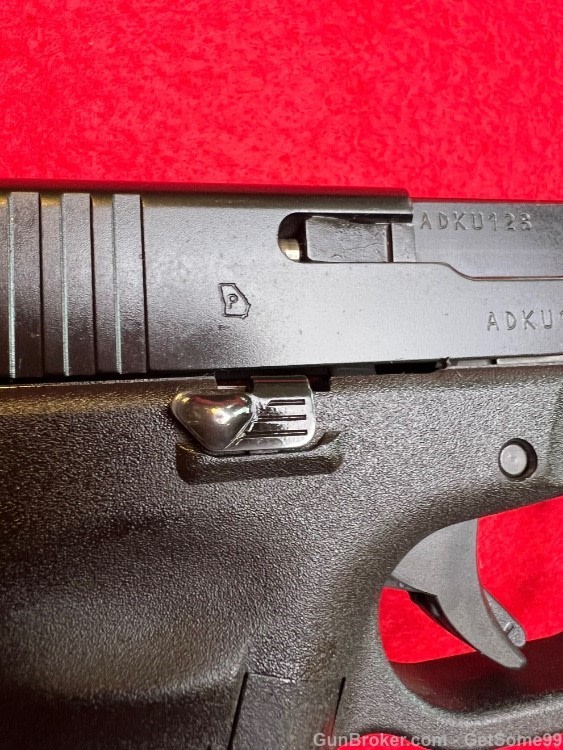 GLOCK 19M 19 FBI FACTORY REBUILT   9mm  Gen 5 - Ameriglo Tritium sights-img-5