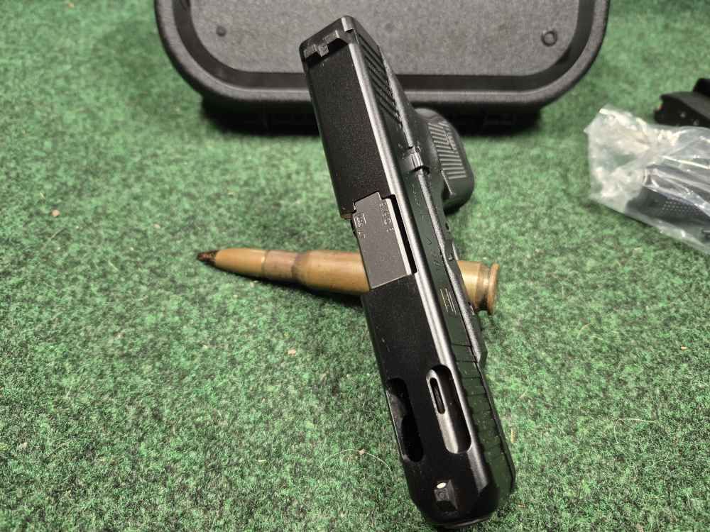 Glock 19 C V Like New PENNY START 0.01-img-6