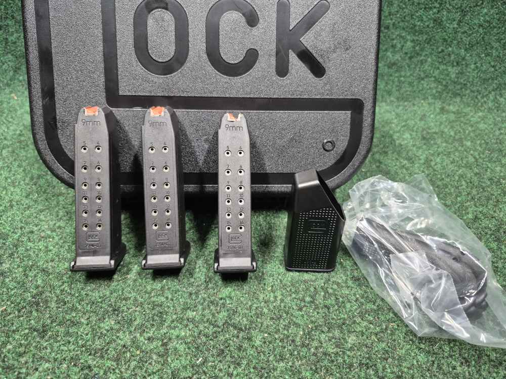 Glock 19 C V Like New PENNY START 0.01-img-12