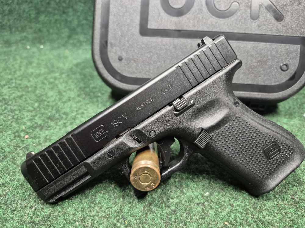 Glock 19 C V Like New PENNY START 0.01-img-4