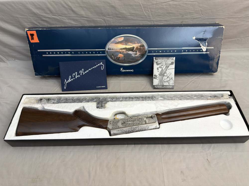 LNIB Belgian Browning Classic A5 12ga Factory Engraved Signed by A. Marcisz-img-2