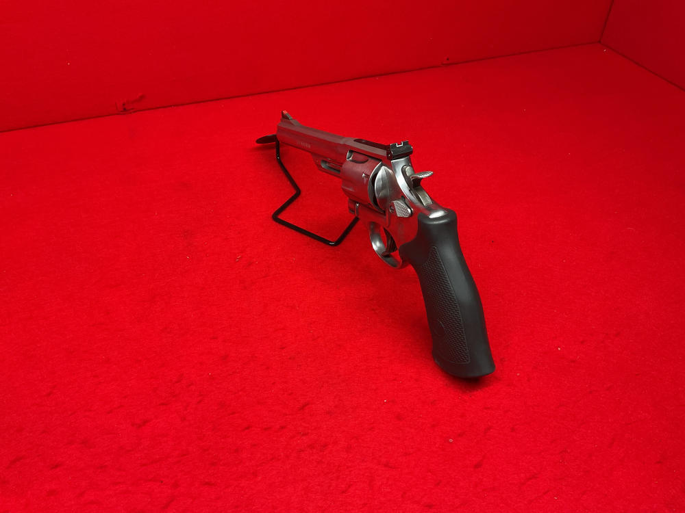 Smith and Wesson 629-6 .44 mag revolver -img-6