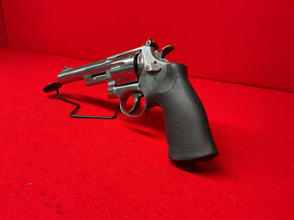 Smith and Wesson 629-6 .44 mag revolver -img-11